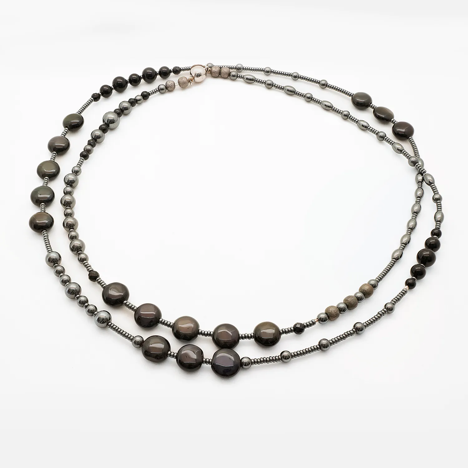 Stencollier med obsidian, agat, hematit. Silverlås.